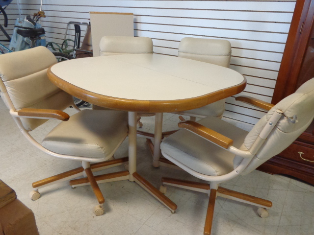 lot 2 image: Kitchen Table and Chairs