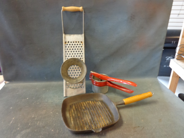 lot 65 image: Cast Iron Pan and Vintage Items