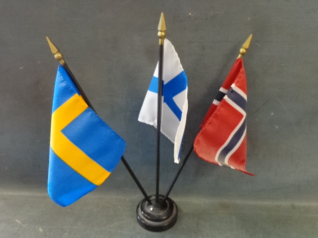 lot 68 image: Scandinavian Decor