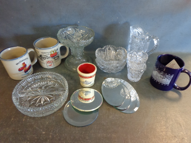 lot 92 image: Redwing Stoneware and Candy Dishes