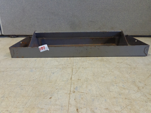 lot 101 image: Toolbox Tray