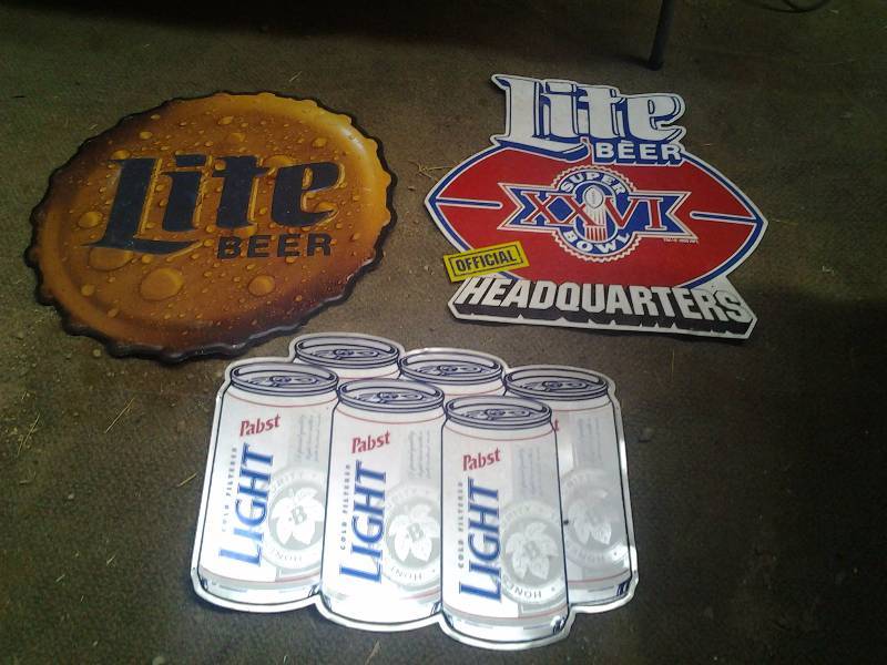 lot 3 image: 3-Tin Beer Signs (Each Approx 24x24)