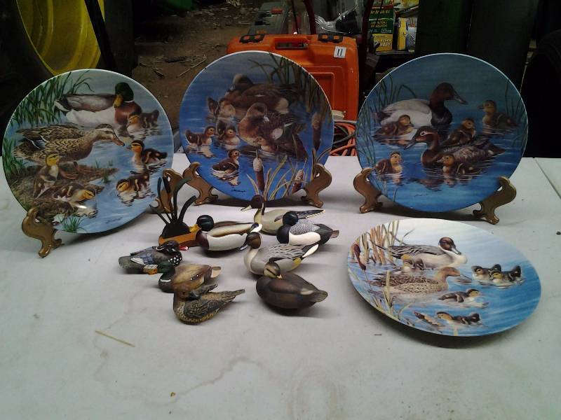 lot 20 image: Collection Of Miniature Ducks Unlimited Decoys, 4-Collector Plates