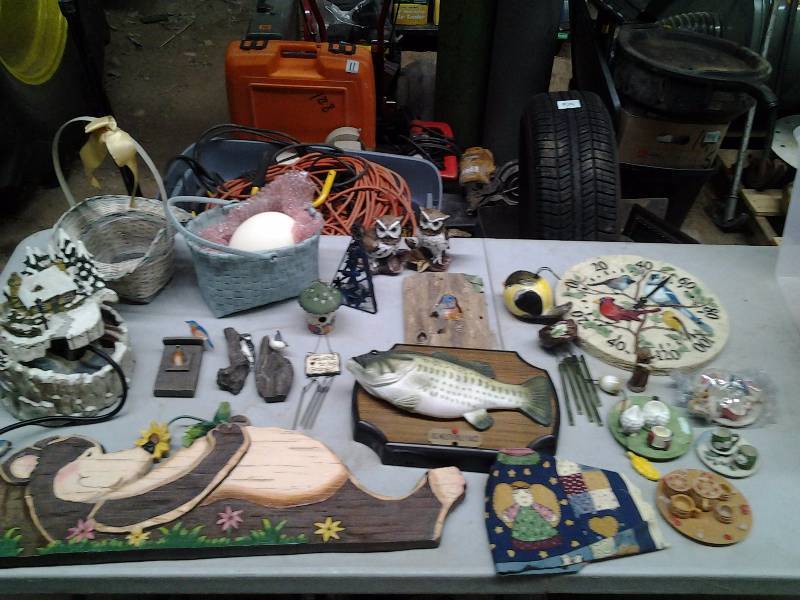 lot 33 image: Lot Of PatioGarden Related Decor
