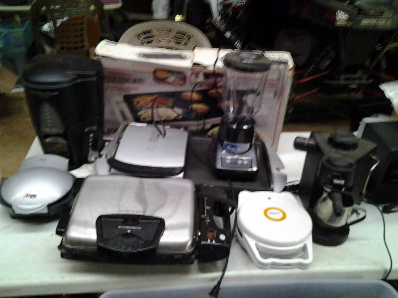 lot 58 image: Lot Of Electric Kitchen Appliances Griddle, WaffleSandwich Maker, Coffee Maker, Cig-Lighter Blender)