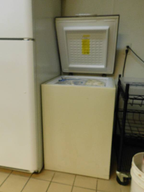 SMALL CHEST FREEZER
