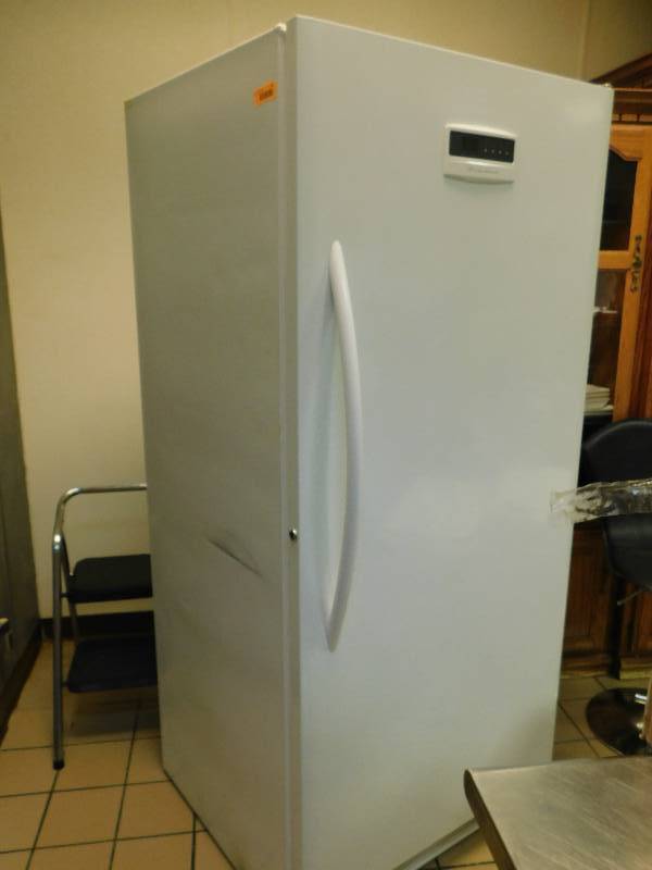 FRIGIDAIRE UPRIGHT FREEZER