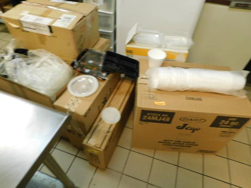 TO-GO PLASTIC CONTAINERS