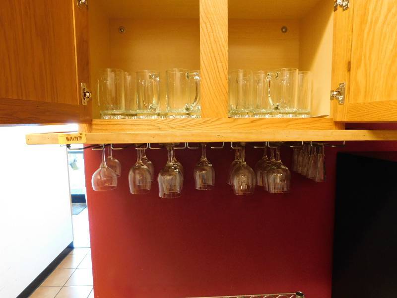 WINE GLASSES AND BEER MUGS