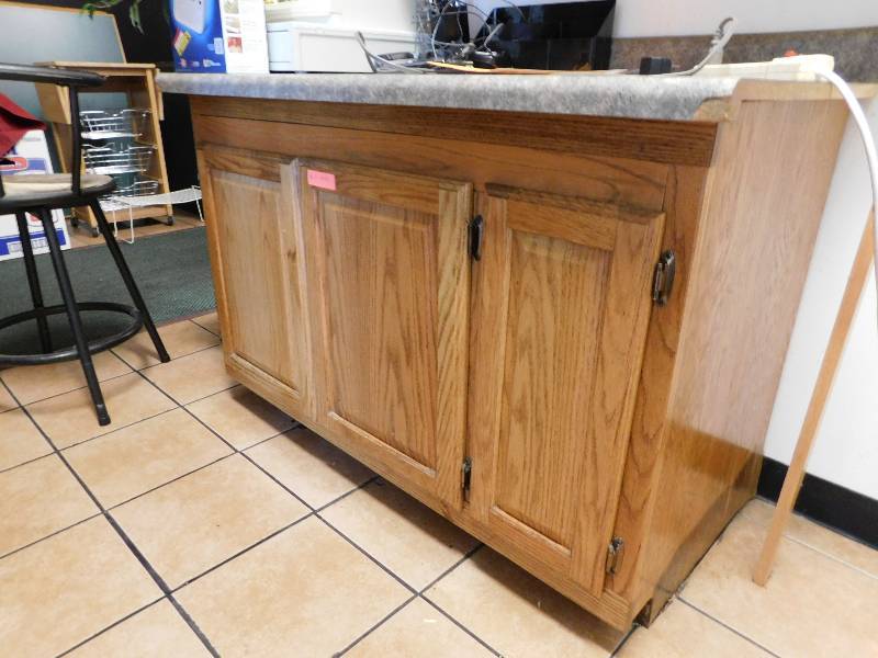 CABINET AND COUNTER TOP