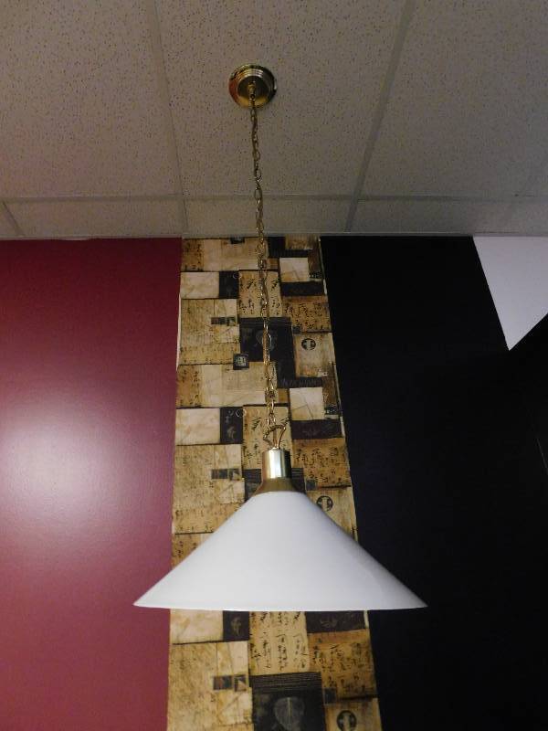 3 HANGING LIGHT FIXTURES