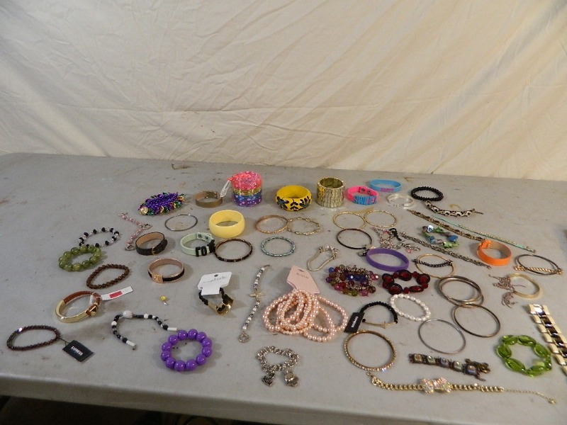 lot 33 image: Bracelets and Bangles