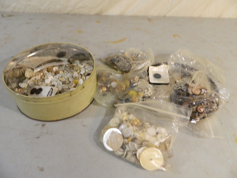 lot 34 image: Metal Tin FULL of Bottons and More