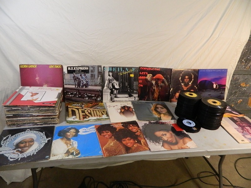 lot 52 image: Large Lot of Records