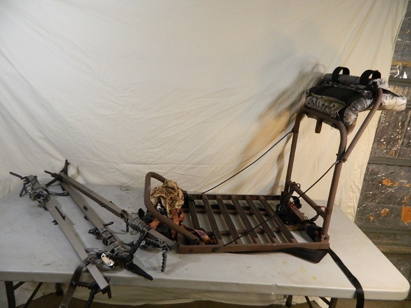 lot 63 image: Deer Tree Stand with Ladder