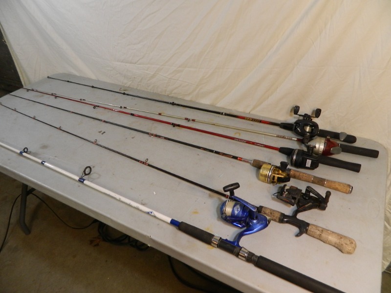 lot 68 image: 6 Fishing Rods and Reels