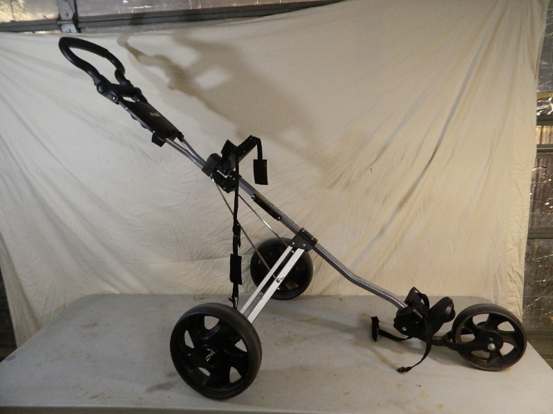 lot 80 image: Golf Bag Cart