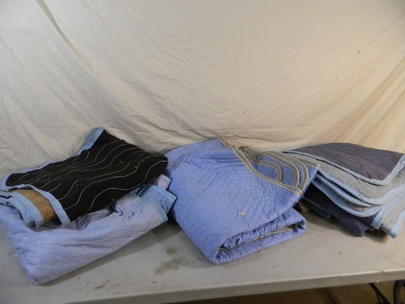 lot 88 image: 4 Assorted Moving Blankets