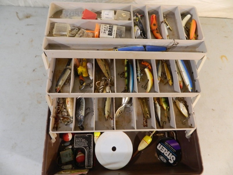 lot 94 image: Tackle Box Full of Fishing Stuff