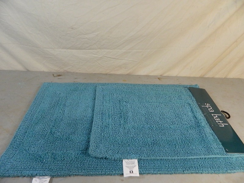 lot 127 image: New 2 Pc Bath Rug Set