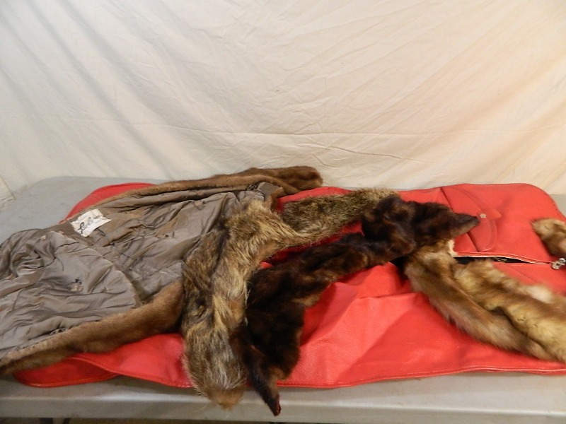 lot 130 image: Assorted Vintage Fur