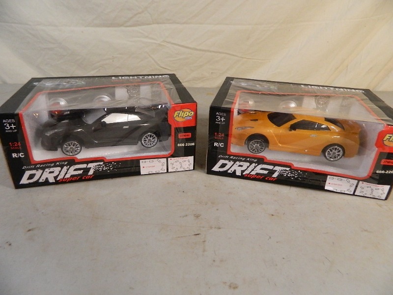 lot 137 image: 2 New Remote Controlled Drift Cars