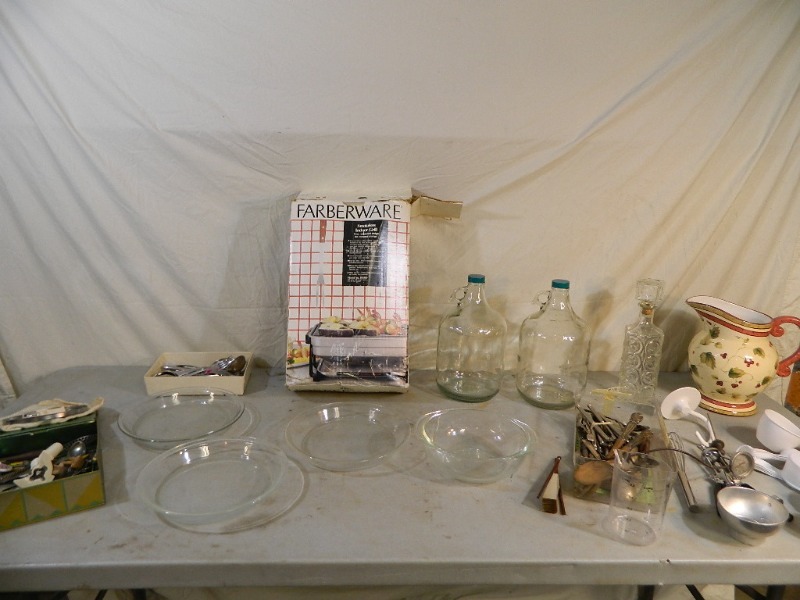 lot 165 image: Pyrex, Vintage Silverware, More