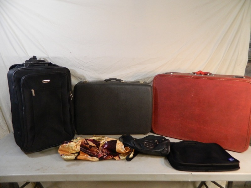 lot 171 image: Vintage Luggage, Purses, and More