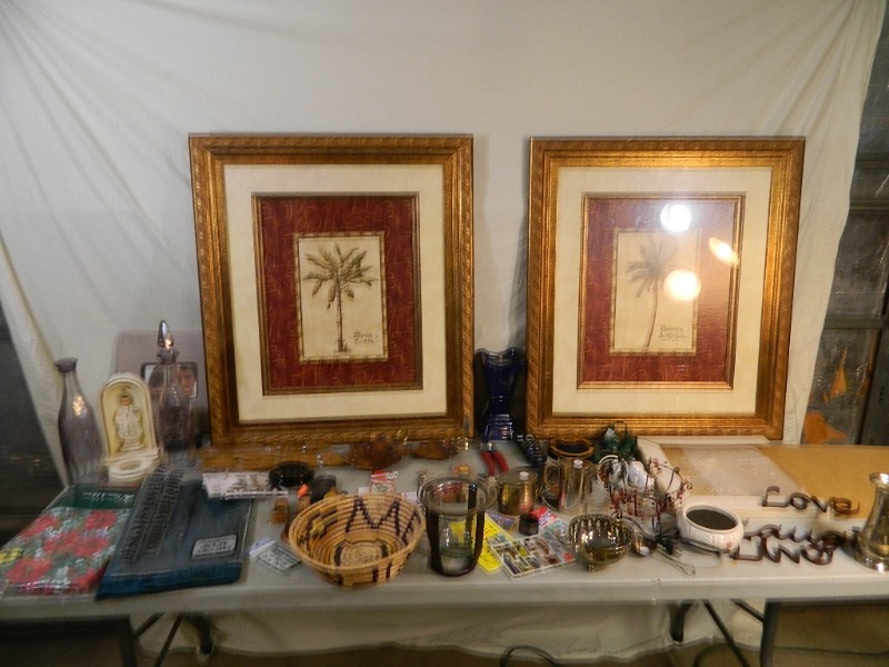 lot 179 image: Home Decor, Collectibles, and More
