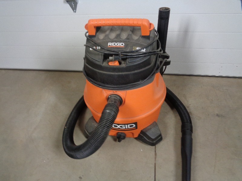 lot 4 image: Ridgid 14 Gallon Shop Vac