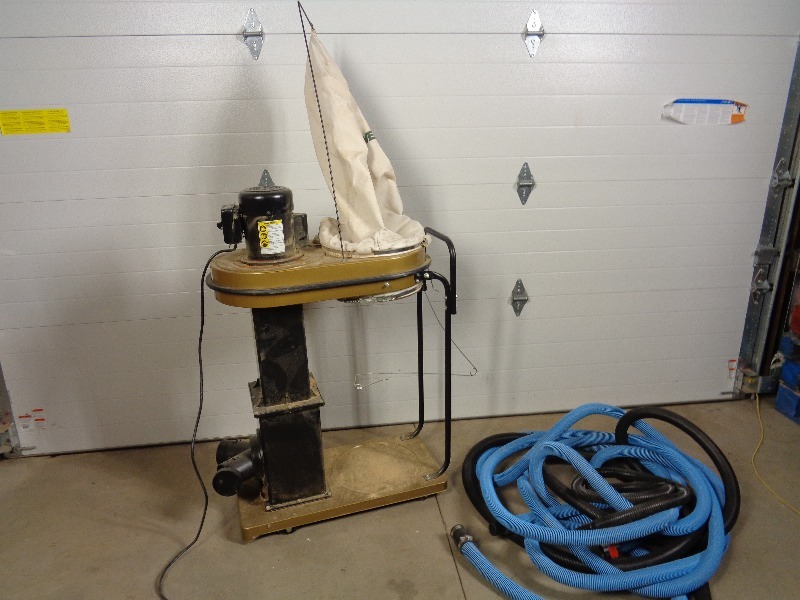 lot 5 image: Powermatic Dust Vac System