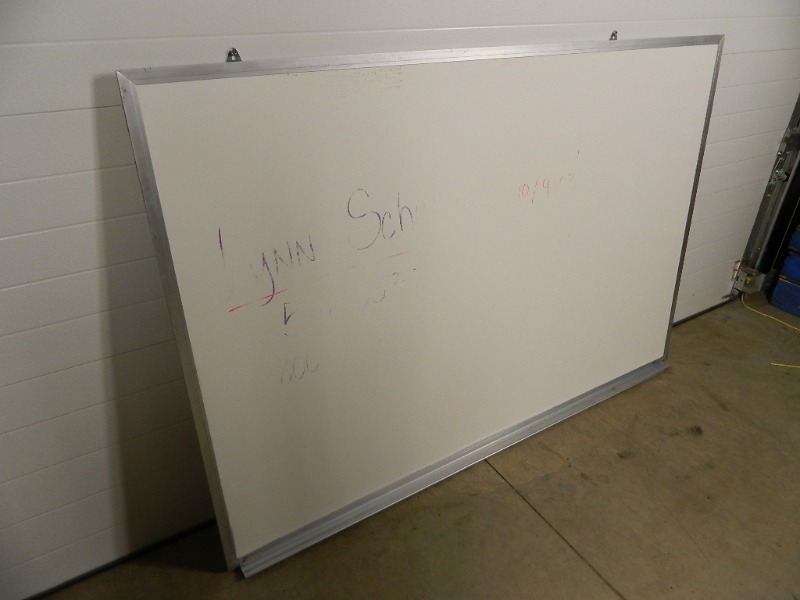 lot 15 image: 6 ft x 4 ft Quartet White Board