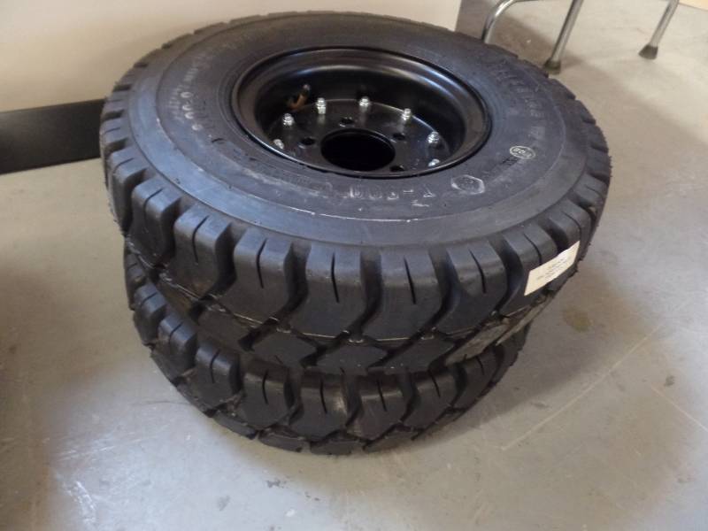 INDUSTRIAL VEHICLE TIRES