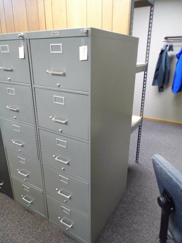 lot 9 image: 5 Drawer File Cabinet w Key