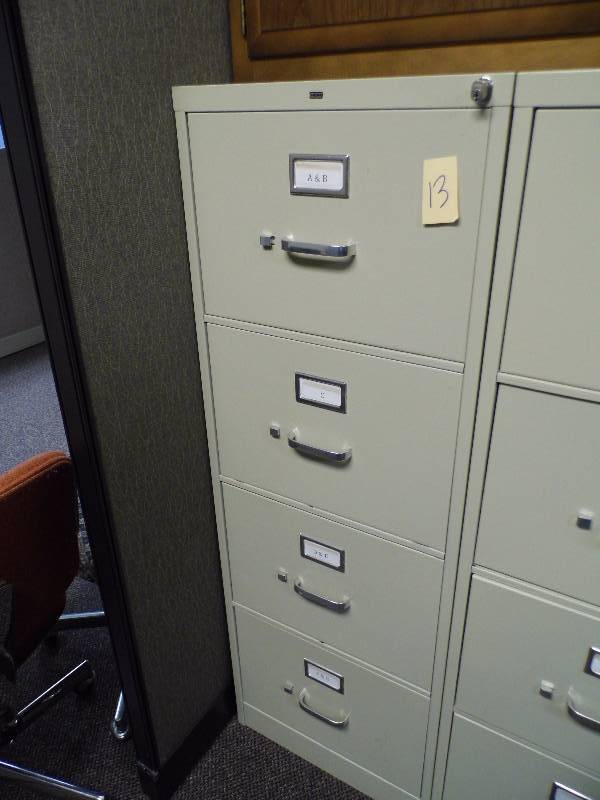 lot 13 image: Hon 4 Drawer File Cabinet wKey