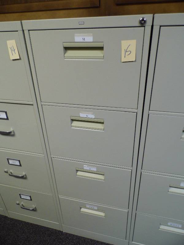 lot 15 image: Hon 4 Drawer File Cabinet wKey