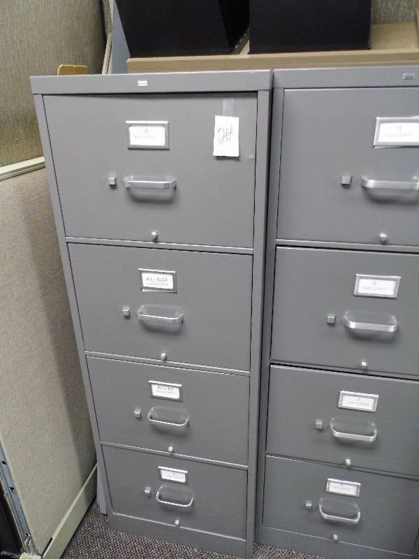 lot 24 image: Hon 4 Drawer File Cabinet wKey