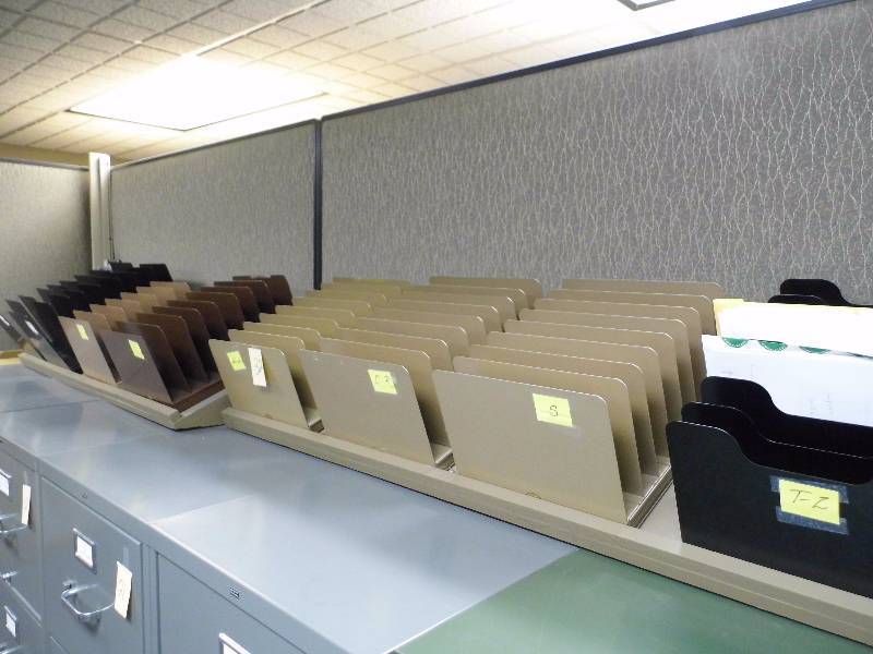 lot 32 image: File Organizers