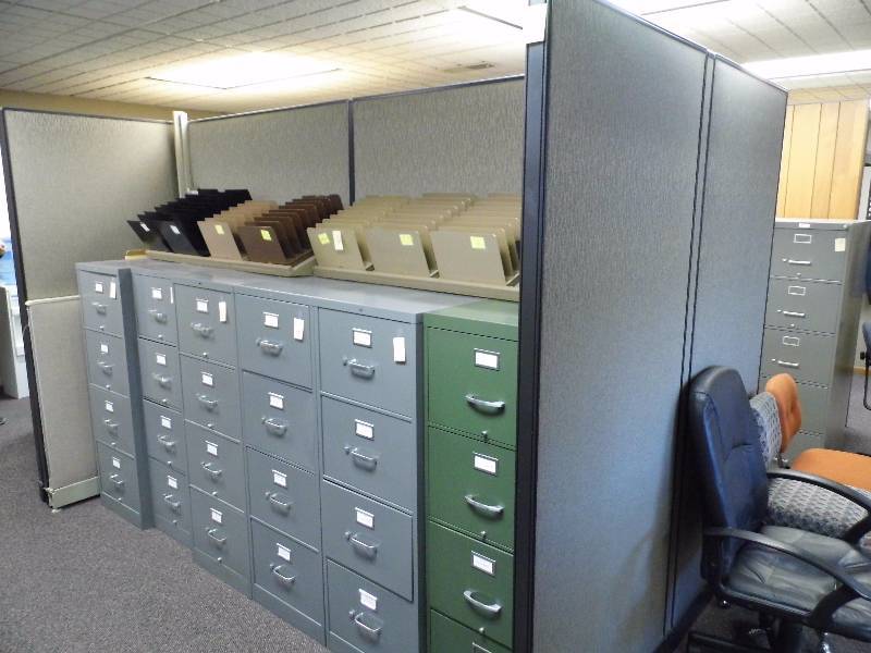 lot 33 image: Cubicle Area #3
