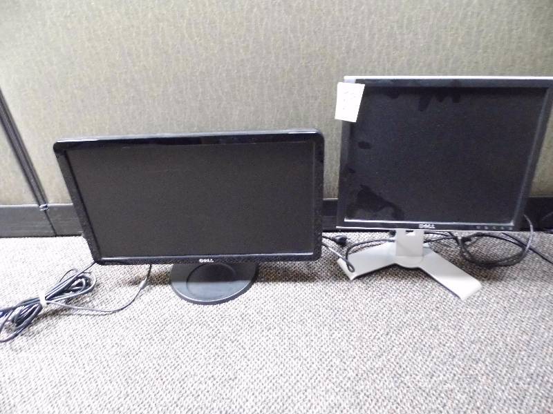 lot 39 image: 2 Monitors
