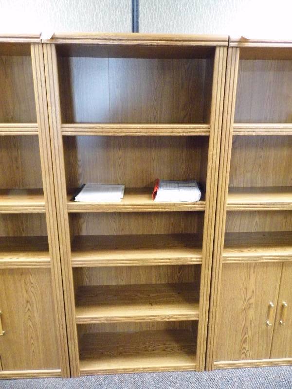lot 41 image: Bookcase