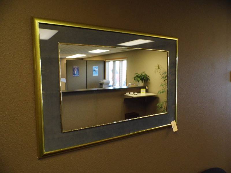 lot 61 image: Mirror