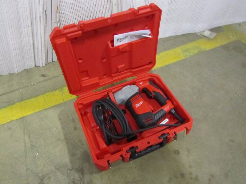 lot 25 image: Milwaukee 58 in. SDS Rotary Hammer