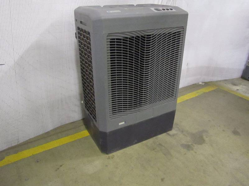 lot 43 image: Hessaire 5,300 CFM 3-Speed Portable Evaporative Cooler for 1,600 sq. ft.