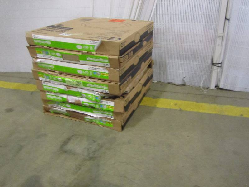 lot 48 image: Commercial Electric 15 in. White LED Edge-Lit Flat Round Panel Flushmount