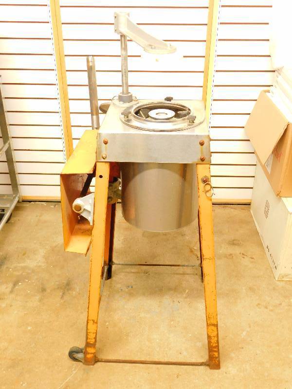 lot 30 image: Free Standing Pineapple Corer Slicer