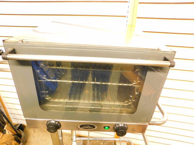 lot 31 image: Cadco Oven Model OV-250