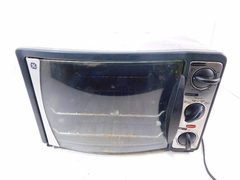 lot 42 image: Household 1500W Toaster Oven
