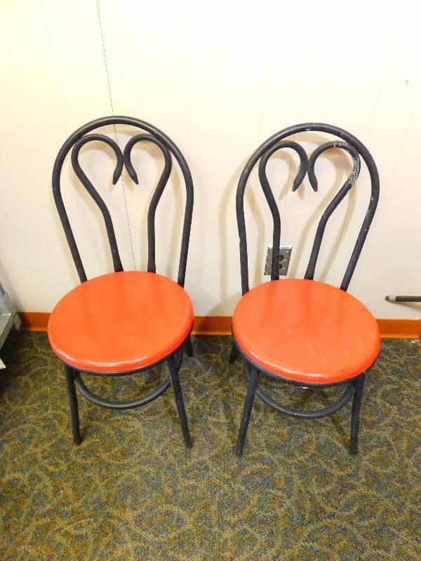 lot 65 image: (2) Metal Chairs