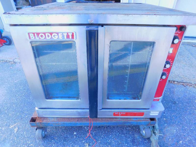lot 3 image: Blodgett Mark V Electric Convection Oven
